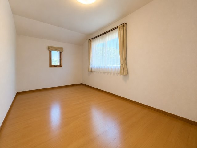 山武市美杉野4丁目　中古戸建の洋室|※画像の一部はAIを用いて加工・編集しています。実際の状況と異なる場合がありますので、ご了承下さい。