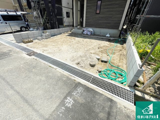 尼崎市東園田町　新築一戸建ての駐車場|駐車スペース！散水栓があるので、こまめに愛車を洗えます！
