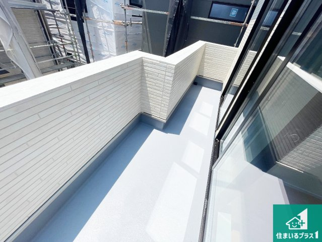 尼崎市東園田町　新築一戸建てのバルコニー|日当たりのよいバルコニー！お部屋が開放的に！