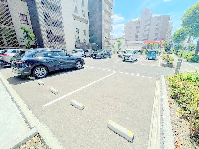 北淀宝ハイツカトレアの駐車場