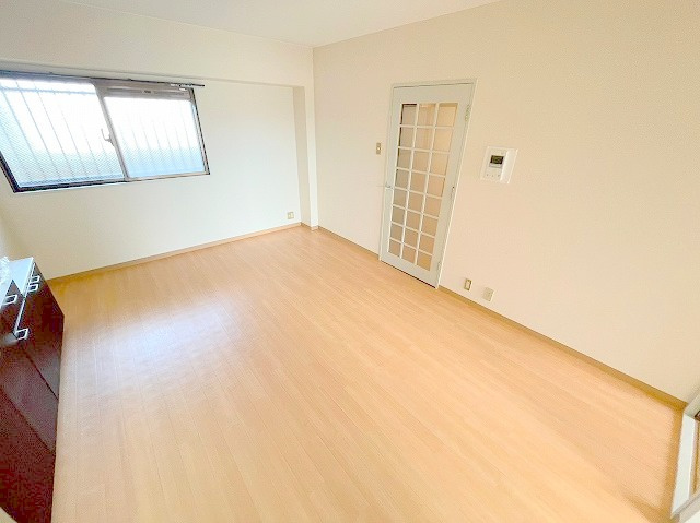 北淀宝ハイツカトレアの居間・リビング