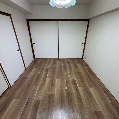 ノビリエマンションの洋室
