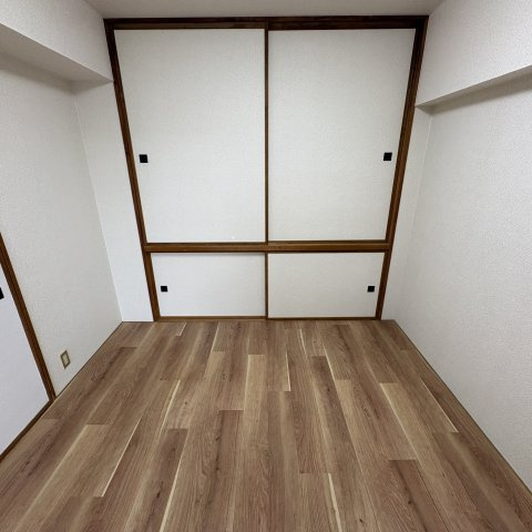ノビリエマンションの洋室
