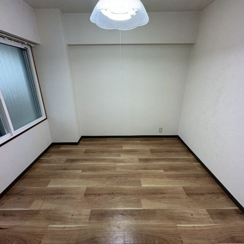 ノビリエマンションの洋室