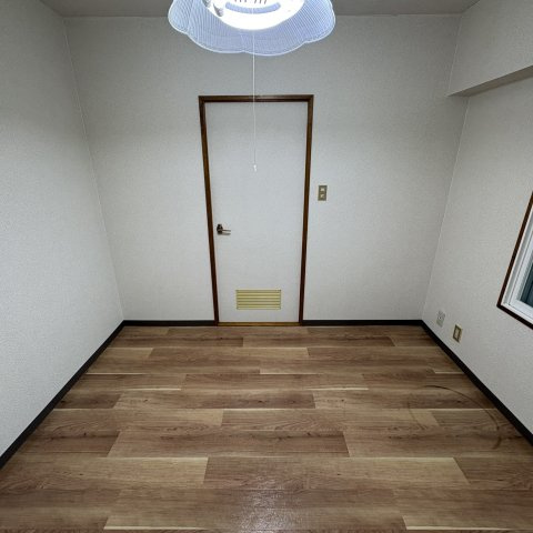 ノビリエマンションの洋室