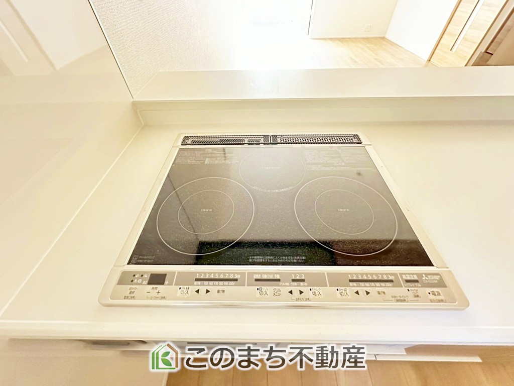 ブルーミングガーデン宇都宮市陽東3丁目のキッチン|IHクッキングヒーターで調理もお掃除も楽々です♪