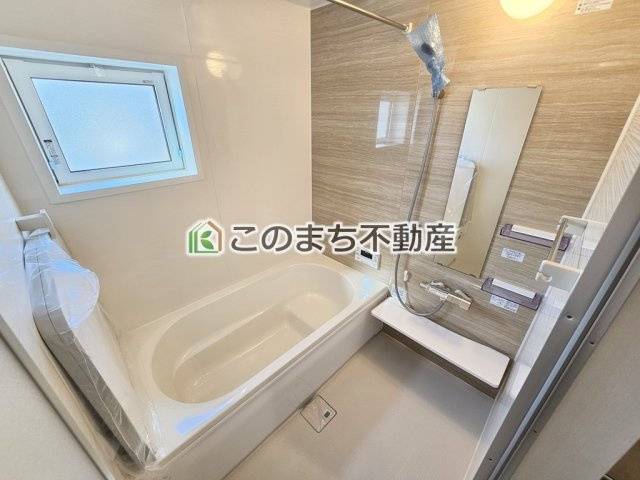 ブルーミングガーデン宇都宮市陽東3丁目の浴室|同社施工物件の写真です。※建具やフローリング、その他仕様が異なる場合がございます。