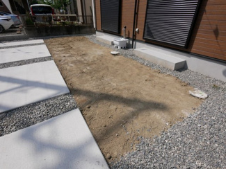 【庭】 | 甲府市宮原 オール電化新築 全2棟 1号棟 南東角 車並3台 | 南庭あり