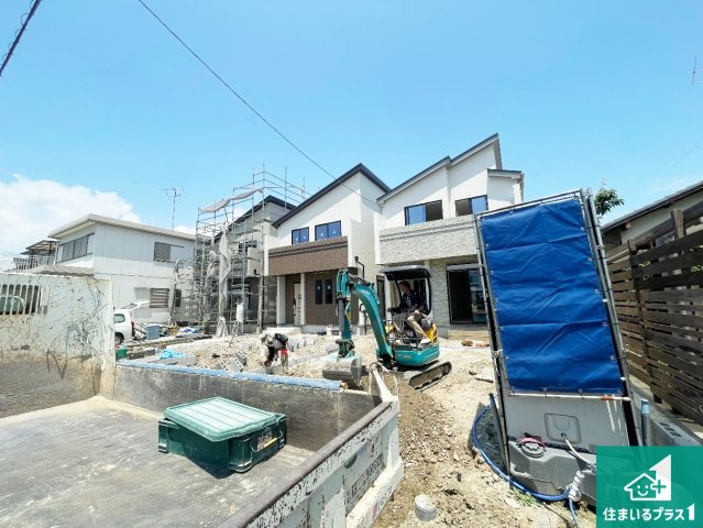 尼崎市東園田町　新築一戸建ての外観|周辺は落ち着いた街並みの住宅地！子育てがしやすい住環境です！まだ未完成ですが、現地でしかわからない事もございます。是非一度ご覧ください。