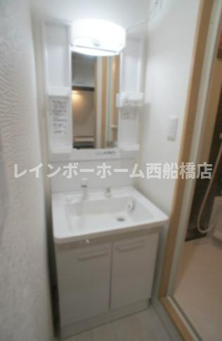 Royal Court 下総中山の独立洗面台