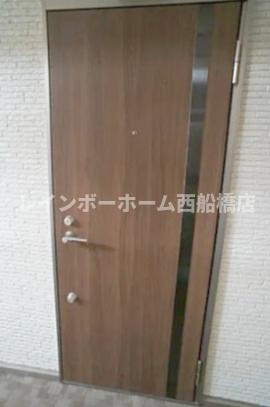 Royal Court 下総中山の玄関
