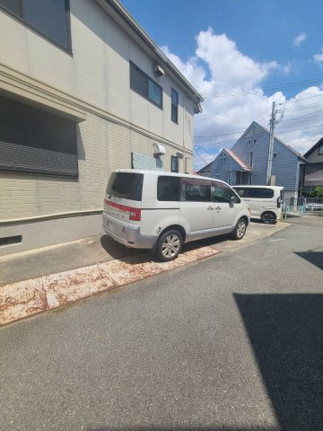 リヴィエールなかつかの駐車場
