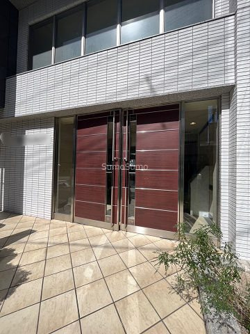 クリスタルグランツ大阪センターSt.のエントランス