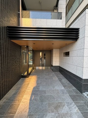 プレサンス四天王寺前夕陽ヶ丘ヴィリードのエントランス