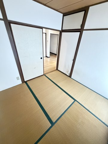 グリーンマンションの和室