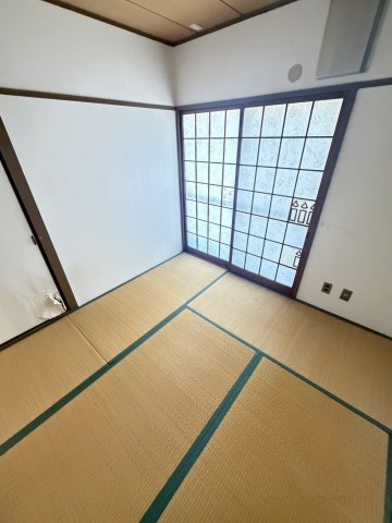 グリーンマンションの和室