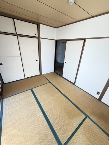 グリーンマンションの和室