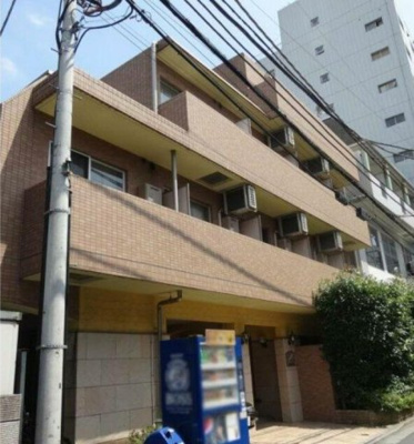 【外観】 | プレール・ドゥーク新中野 | 鉄筋コンクリート造のがっちりとした建物。
