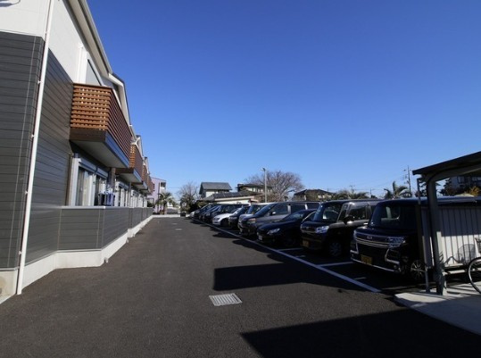 アムール　MIYABIの駐車場