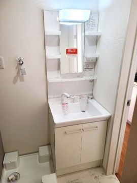 Ambition草加吉町の洗面所