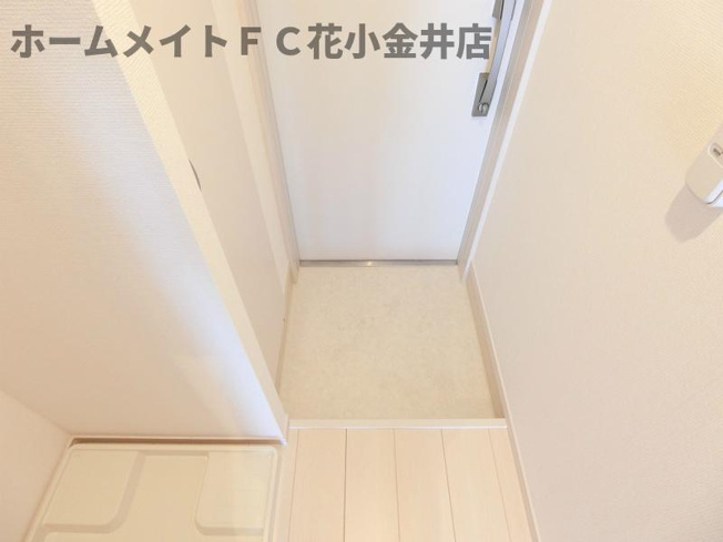 【玄関】 | リブリ・小川西町 | 明るい玄関です
