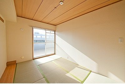 百花園パーク・ファミリアの居間・リビング