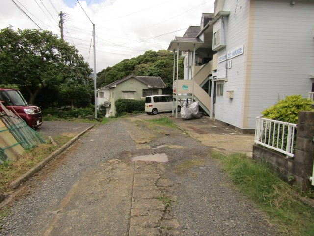 松山町8戸アパートの周辺