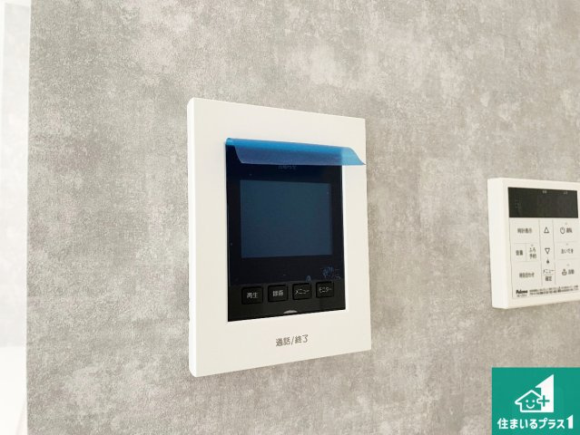 ■尼崎市東園田町　新築一戸建ての防犯設備|カラーモニターインターホン！声だけでなく来訪者の姿や顔がモニターで確認できるので、小さなお子様がいらっしゃるご家庭でも安心できます！