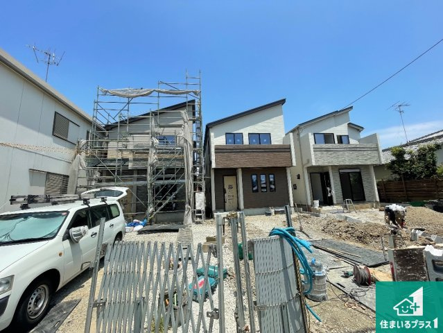 尼崎市東園田町　新築一戸建ての外観|周辺は落ち着いた街並みの住宅地！子育てがしやすい住環境です！まだ未完成ですが、現地でしかわからない事もございます。是非一度ご覧ください。
