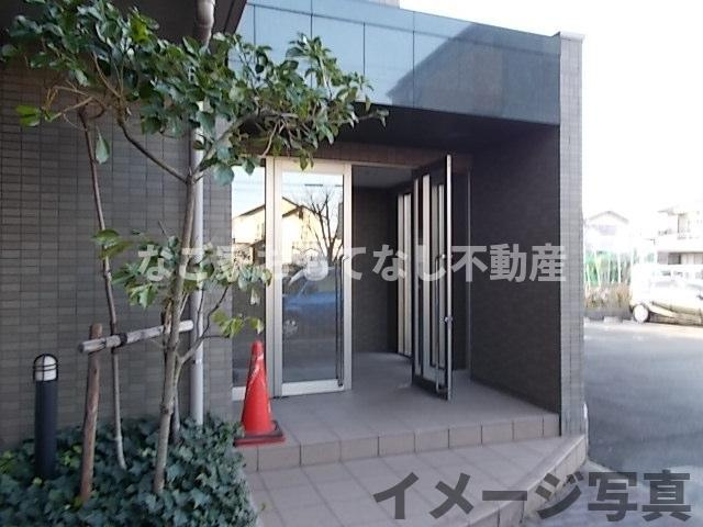 【エントランス】 | レージュ栄