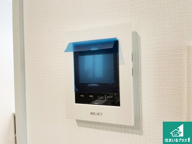 尼崎市東園田町　新築一戸建ての防犯設備|カラーモニターインターホン！声だけでなく来訪者の姿や顔がモニターで確認できるので、小さなお子様がいらっしゃるご家庭でも安心できます！