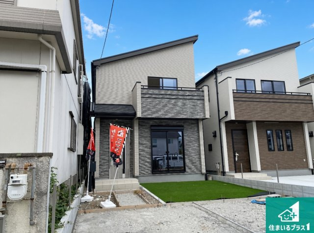 尼崎市東園田町　新築一戸建ての外観|安心の10年保証！外観を美しく保ち、雨水で汚れを落とします！気になることがありましたら、お気軽にお問い合わせください！