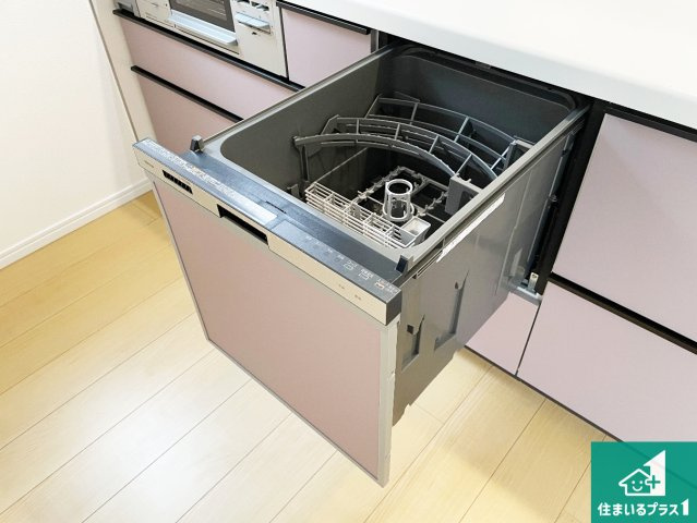 ■尼崎市東園田町　新築一戸建ての設備|食事後の一仕事、食器洗いをボタン一つでお任せできちゃいます！場所を取らないビルトイン式なので、お料理スペースもしっかり確保！