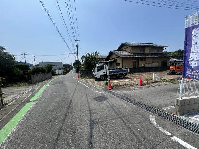 新築　高崎市箕郷町西明屋1期　LIGNAGE　１号棟の前面道路含む現地写真|現地写真　北側接道幅員約4ｍ　東側接道幅員約5.7ｍ