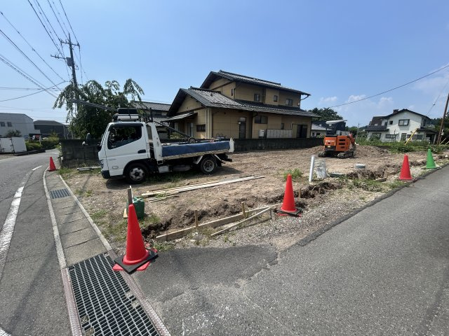 新築　高崎市箕郷町西明屋1期　LIGNAGE　１号棟の駐車場|現地写真　駐車スペースは並列3台分可能です！
