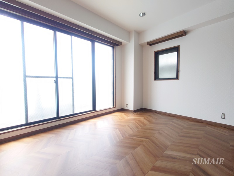 スプリングハウスの寝室|角部屋です☆