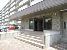 プラザ千里山の玄関