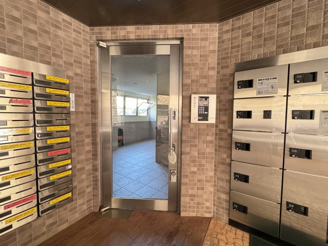 カーサ松戸のエントランス