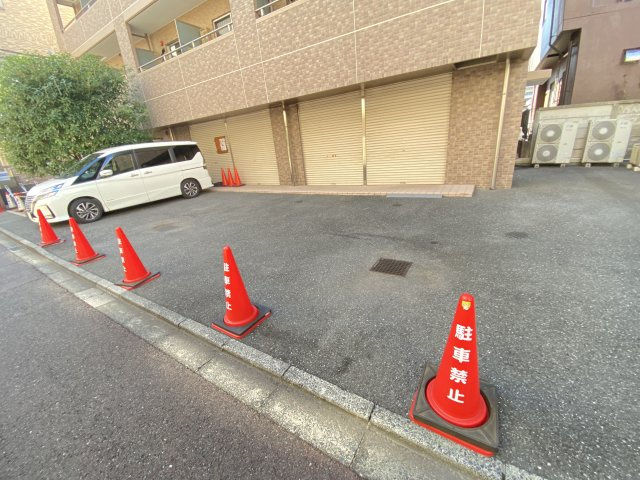 カーサ松戸の駐車場