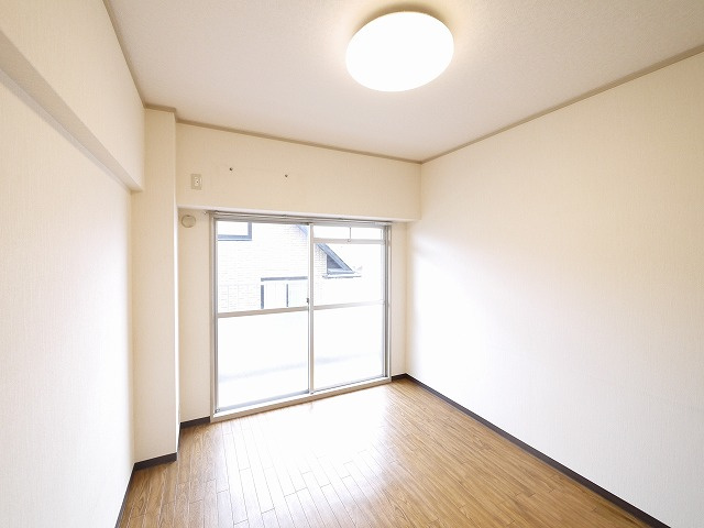グレースコート大宮の洋室|きれいなキッチンです