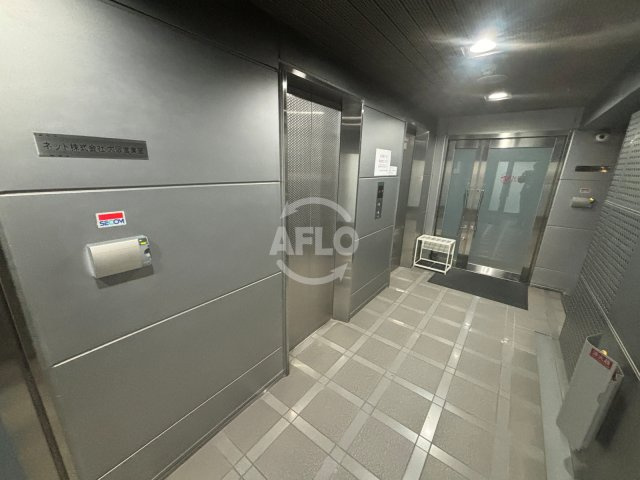 フクダ不動産NAMBAビルのロビー
