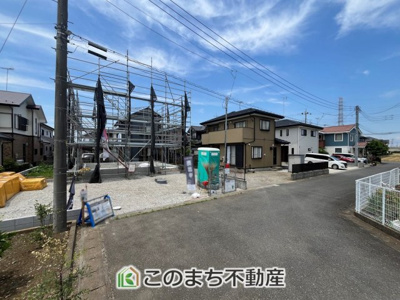 【前面道路含む現地写真】 | 下妻市加養第1　 | 前面道路が広いから日当たりも良好で、お車の入出庫がスムーズです♪