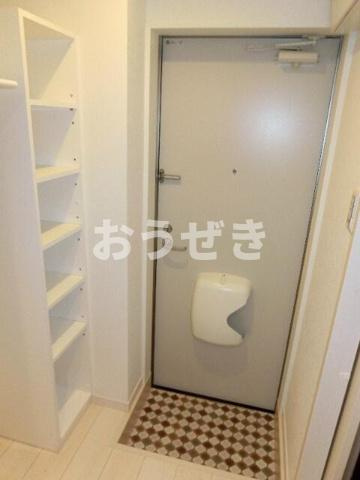 ハーミットクラブハウスケンズの玄関