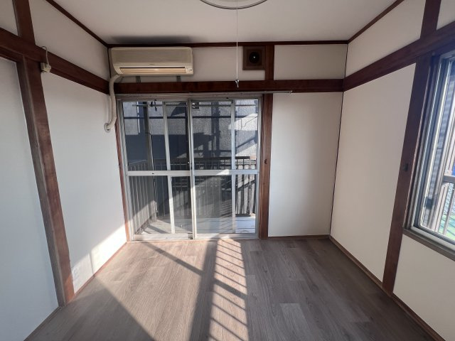 鈴蘭台南町7丁目貸家の寝室