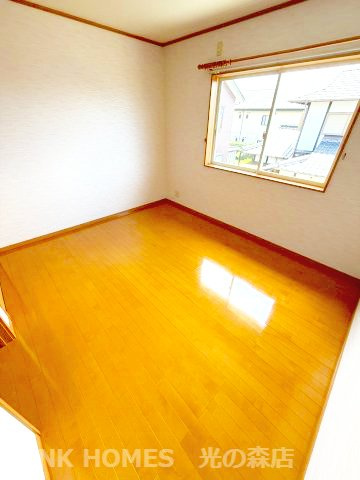 菊池郡菊陽町大字原水のアパートの洋室