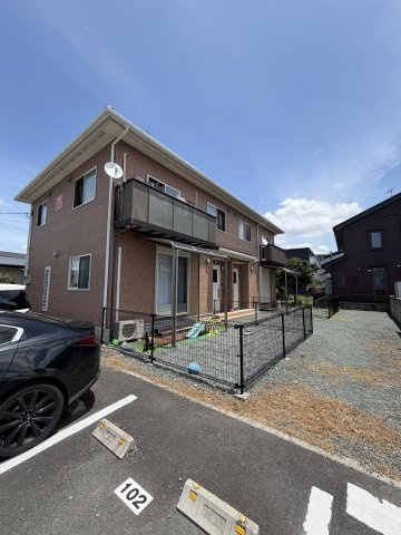 菊池郡菊陽町大字原水のアパートの庭