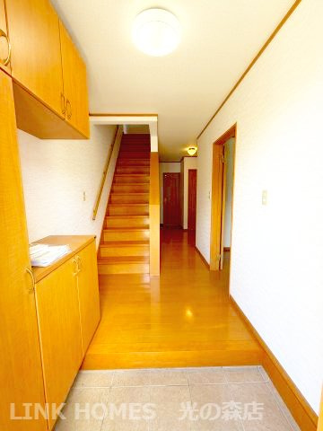 菊池郡菊陽町大字原水のアパートの玄関