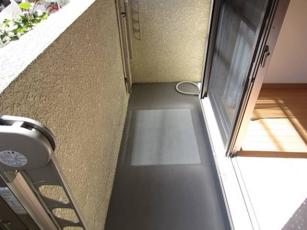 荒川区東日暮里３丁目の賃貸マンションのバルコニー