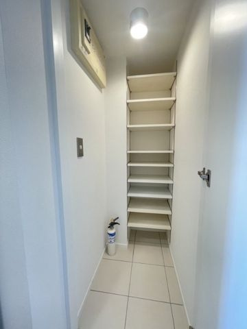 レジディア新御徒町の玄関