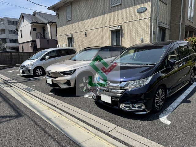パークアベニュー2の駐車場